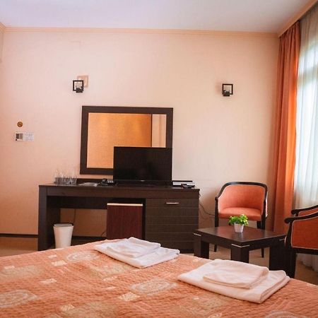 Hotel Ezeroto Stara Zagora Esterno foto