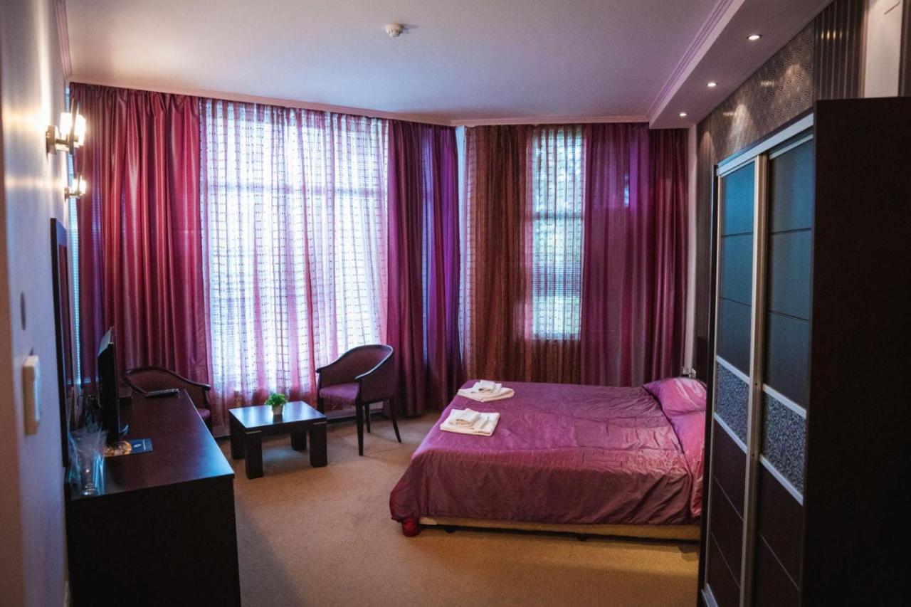 Hotel Ezeroto Stara Zagora Esterno foto