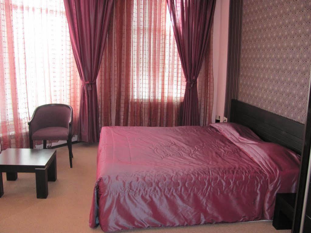 Hotel Ezeroto Stara Zagora Esterno foto