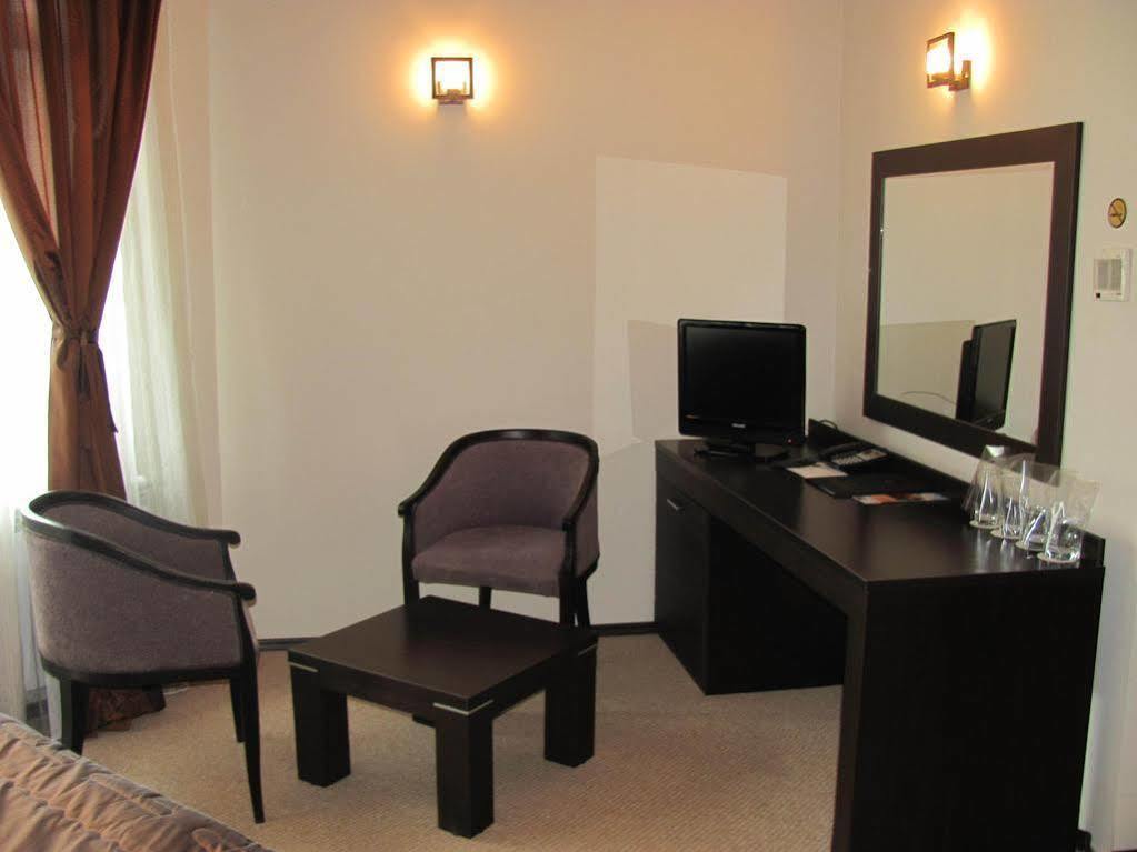 Hotel Ezeroto Stara Zagora Esterno foto