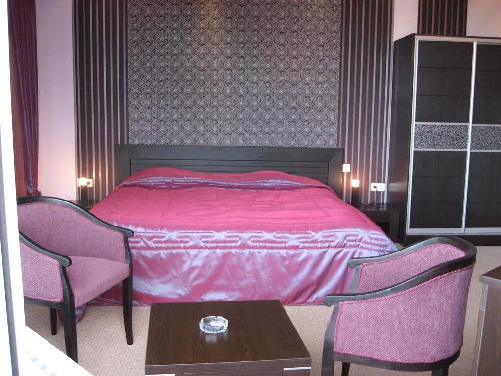 Hotel Ezeroto Stara Zagora Esterno foto