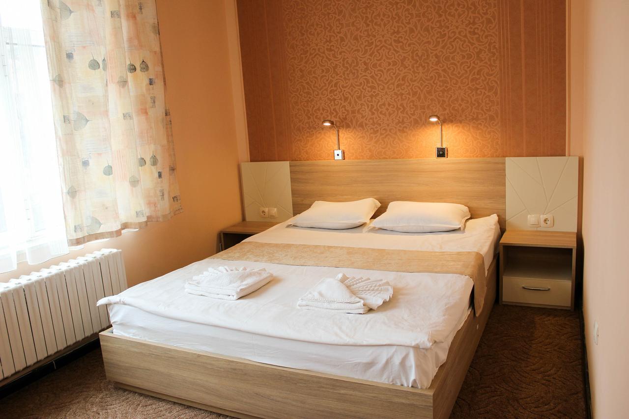 Hotel Ezeroto Stara Zagora Esterno foto